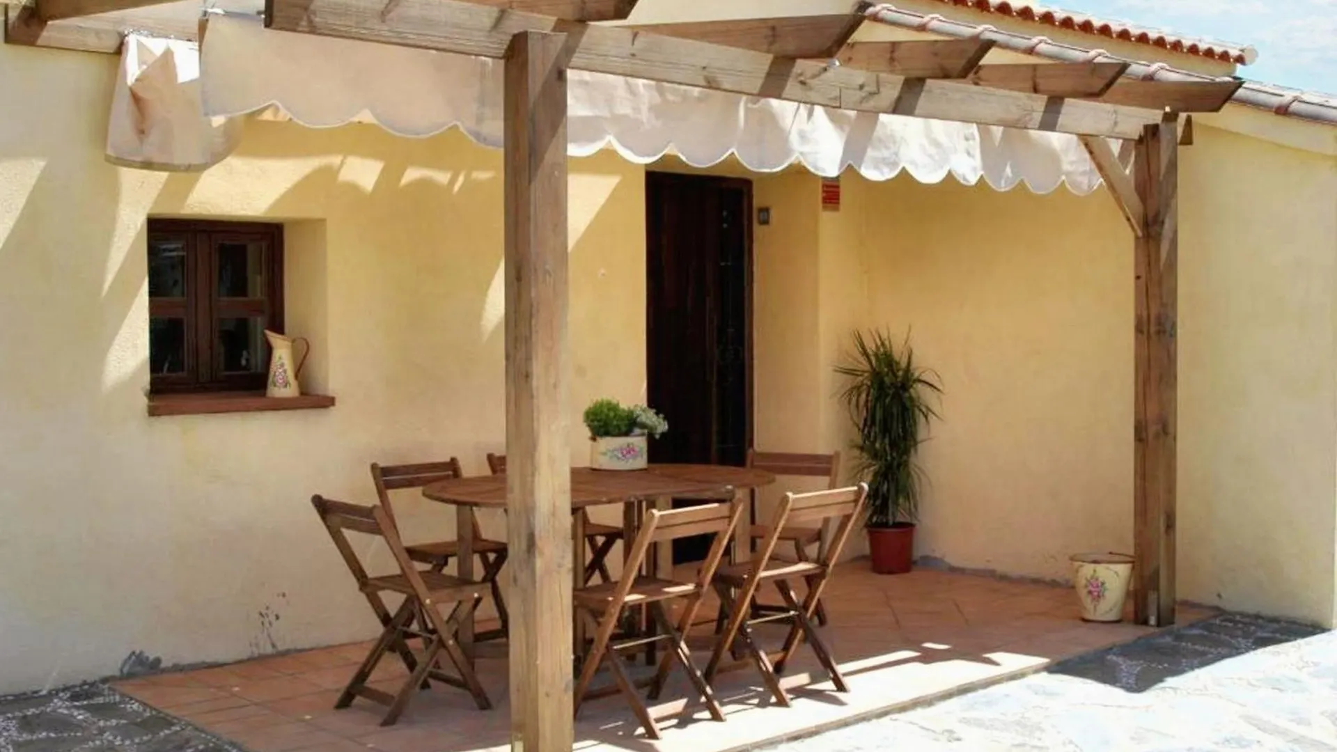 Welcoming House In Alcaracejos With Shared Pool Villa 0*,  Spain